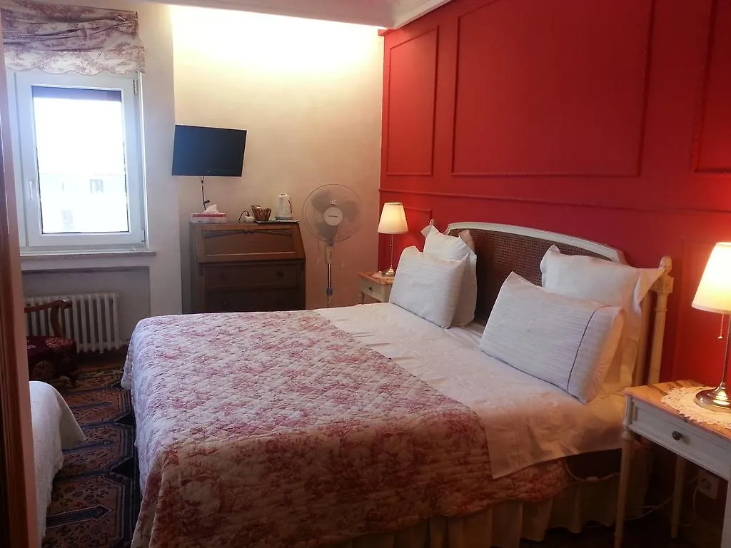 Pension Isabella San Sebastian 0*,